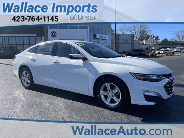 2023 Chevrolet Malibu LT 1LT in Summit White — front three-quarter view