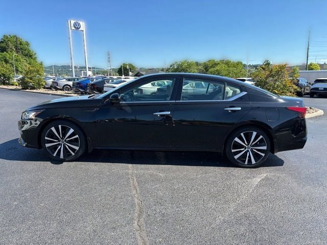 2019 Nissan Altima — rear three-quarter view
