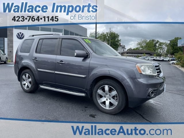 2015 Honda Pilot Touring in Gray — front three-quarter view
