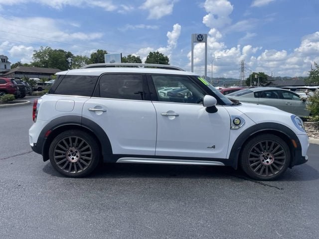 2018 MINI Cooper S — interior view